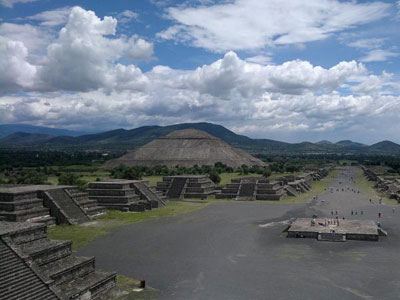 pyramide teotihacan mexique